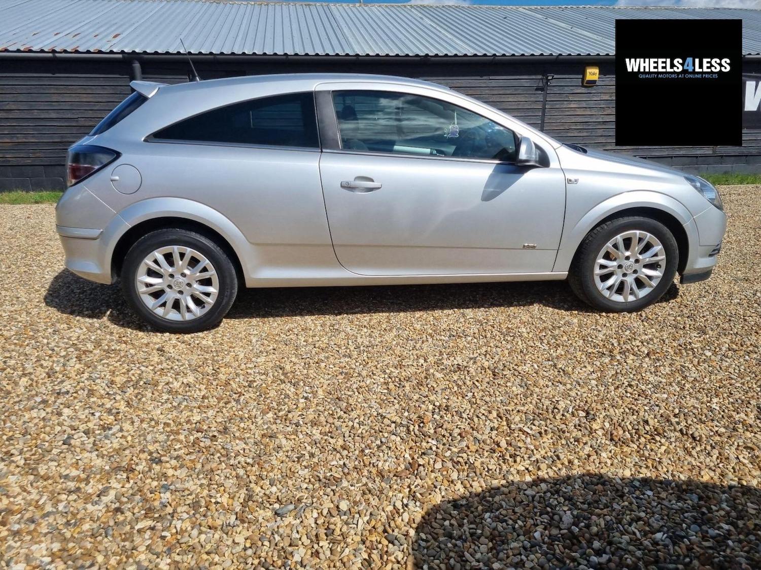 Used Vauxhall Astra 2011 for sale - 76384641: Photo 3