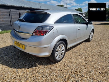 Used Vauxhall Astra 2011 for sale - 76384641: Photo