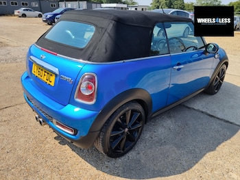 Used MINI Convertible 2010 for sale - 79407803: Photo