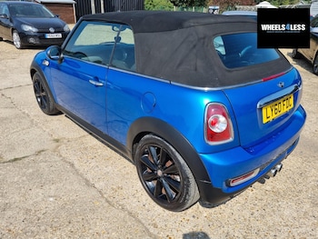 Used MINI Convertible 2010 for sale - 79407803: Photo
