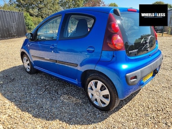 Used Peugeot 107 2013 for sale - 79515841: Photo