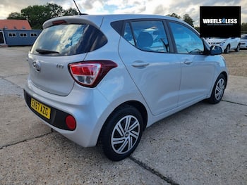 Used Hyundai i10 2017 for sale - 79735695: Photo