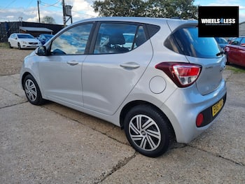 Used Hyundai i10 2017 for sale - 79735695: Photo