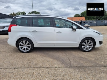 Used Peugeot 5008 2014 for sale - 79439758: Photo