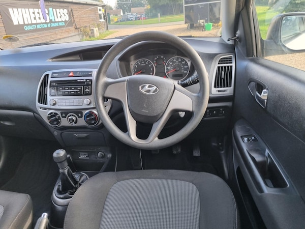 Used Hyundai i20 2014 for sale - 76226932: Photo 18