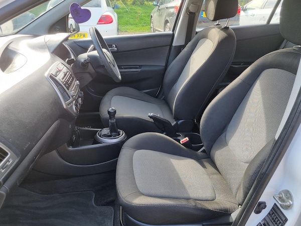 Used Hyundai i20 2014 for sale - 76226932: Photo 24