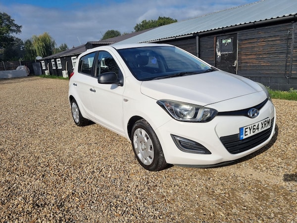 Used Hyundai i20 2014 for sale - 76226932: Photo 2