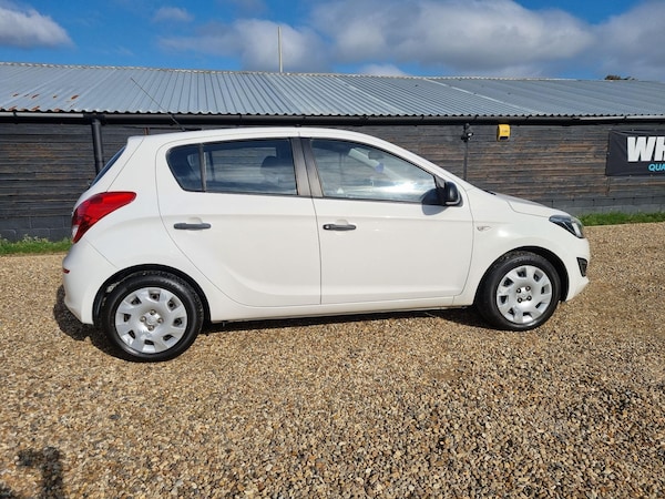 Used Hyundai i20 2014 for sale - 76226932: Photo 5
