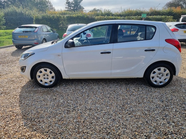 Used Hyundai i20 2014 for sale - 76226932: Photo 7