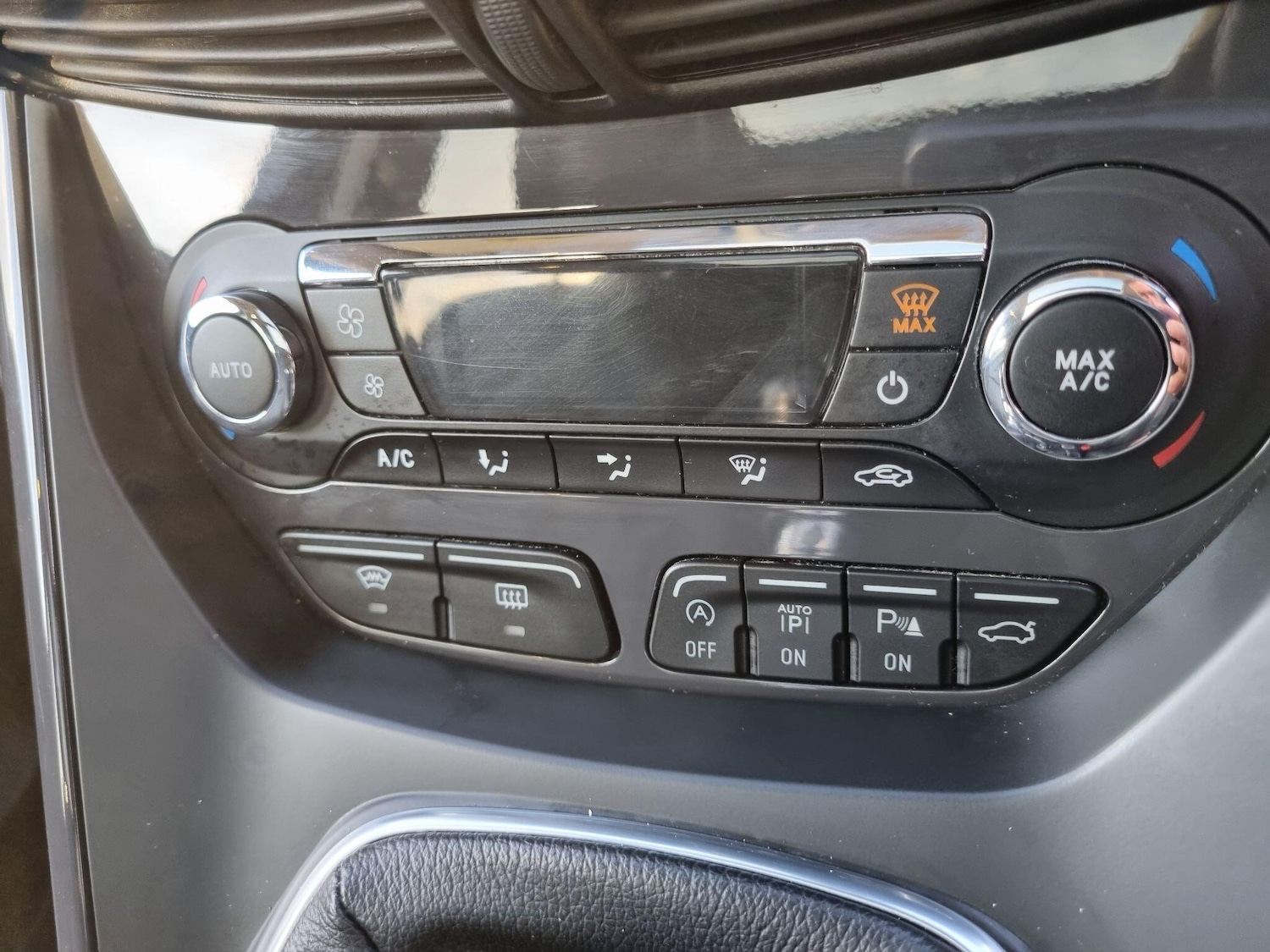 Used Ford Kuga 2015 for sale - 76001116: Photo 27