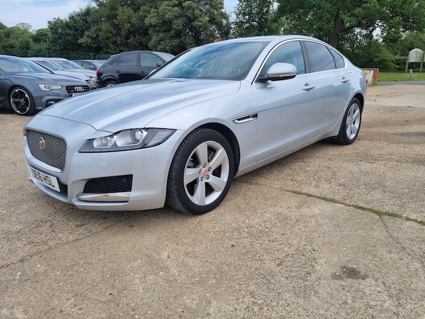Used Jaguar XF 2016 for sale - 76239829: Photo 2