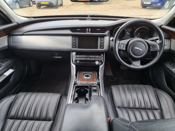Used Jaguar XF 2016 for sale - 76239829: Photo 5