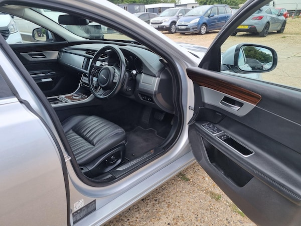 Used Jaguar XF 2016 for sale - 76239829: Photo 9