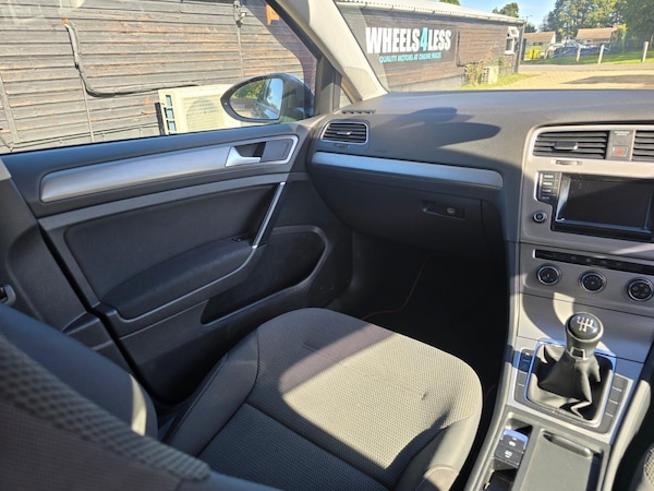 Used Volkswagen Golf 2014 for sale - 76001926: Photo 21