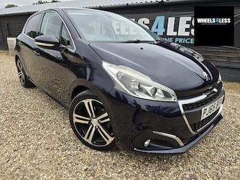 Used Peugeot 208 2015 for sale - 79548523: Photo