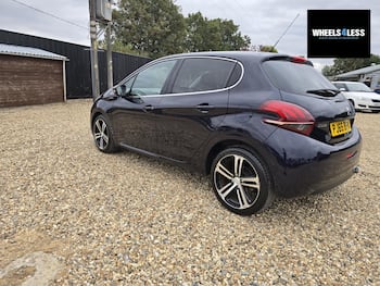 Used Peugeot 208 2015 for sale - 79548523: Photo