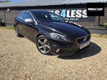 Used Volvo V40 2015 for sale - 79407805: Photo