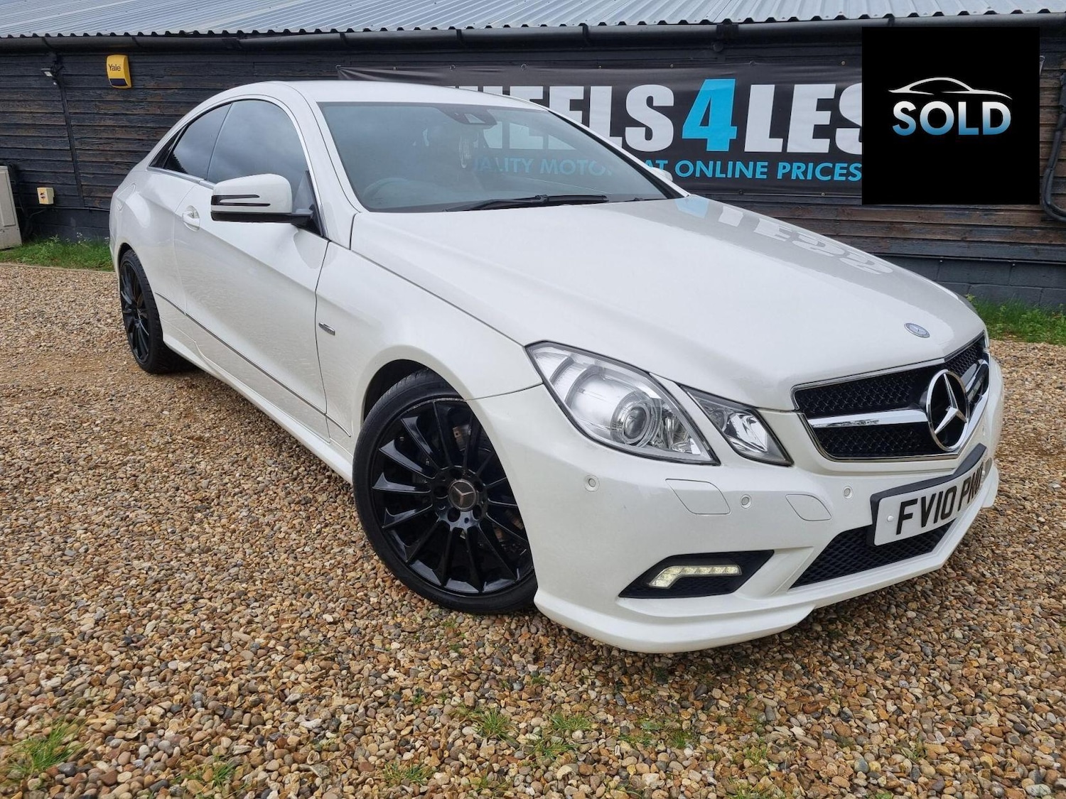 Used Mercedes-Benz E Class 2010 for sale - 76269703: Photo 1
