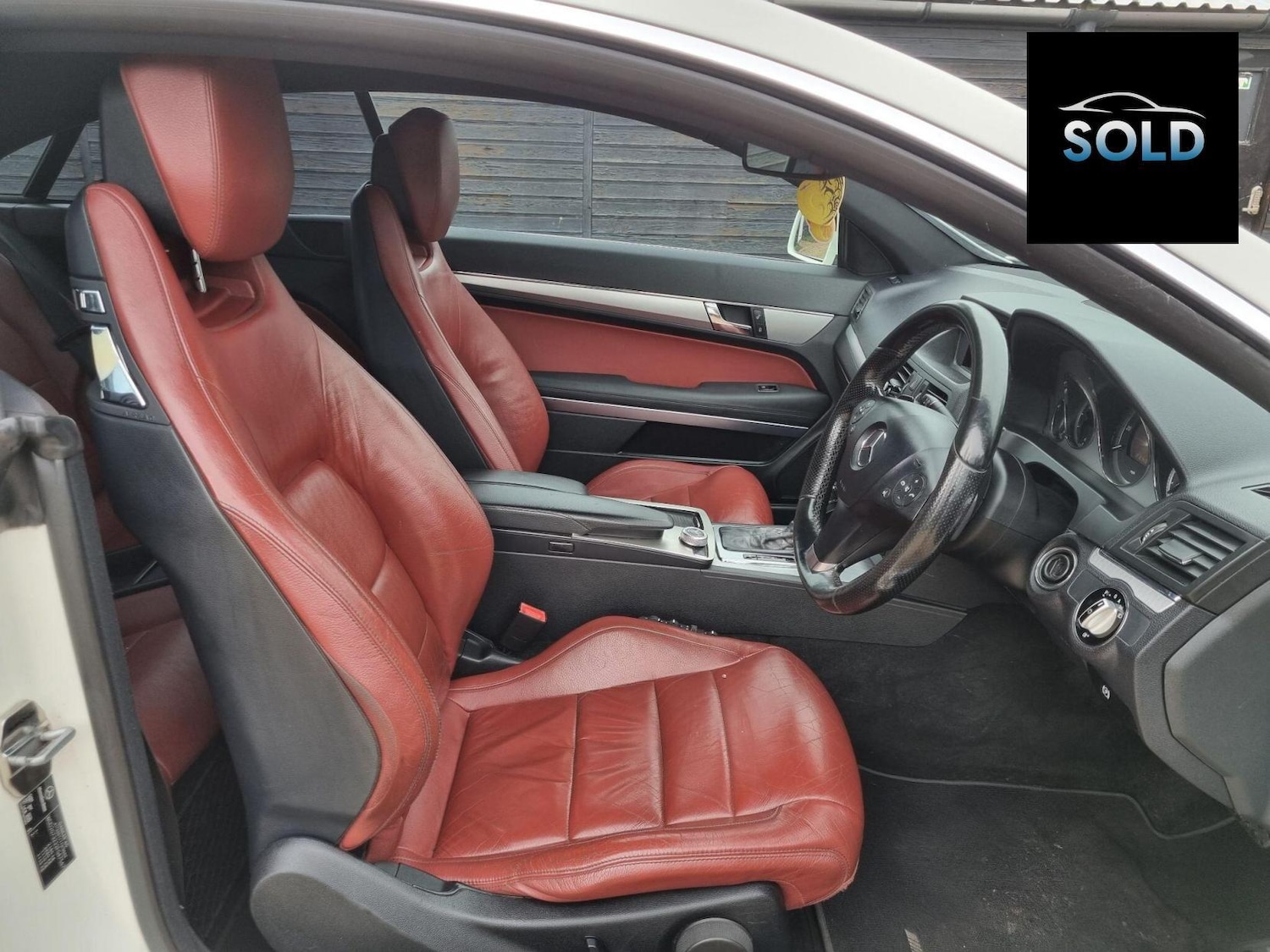 Used Mercedes-Benz E Class 2010 for sale - 76269703: Photo 11