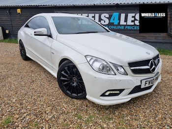 Used Mercedes-Benz E Class 2010 for sale - 76384591: Photo