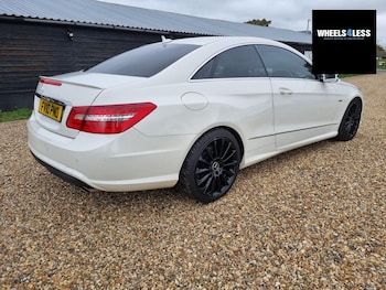 Used Mercedes-Benz E Class 2010 for sale - 76384591: Photo