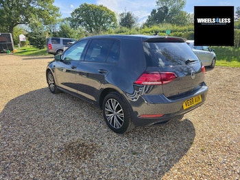 Used Volkswagen Golf 2018 for sale - 78478925: Photo