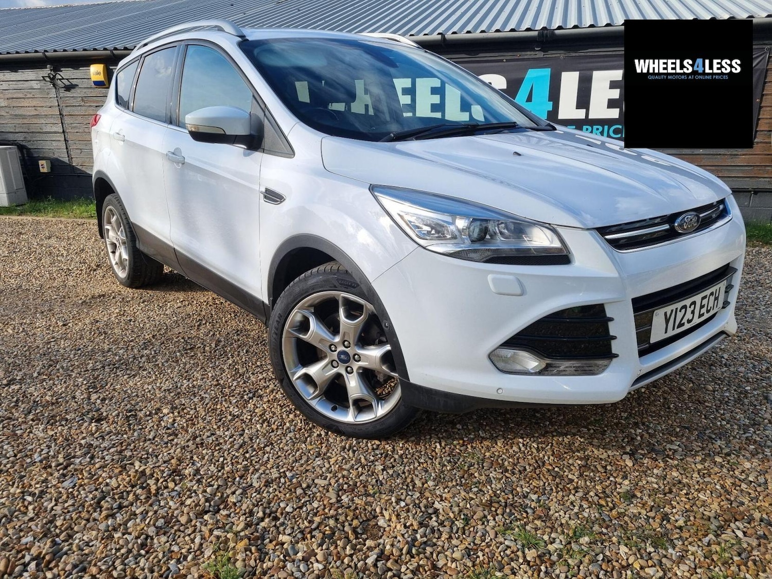 Used Ford Kuga 2015 for sale - 76384609: Photo 1