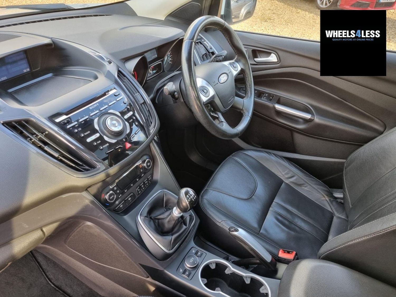 Used Ford Kuga 2015 for sale - 76384609: Photo 15