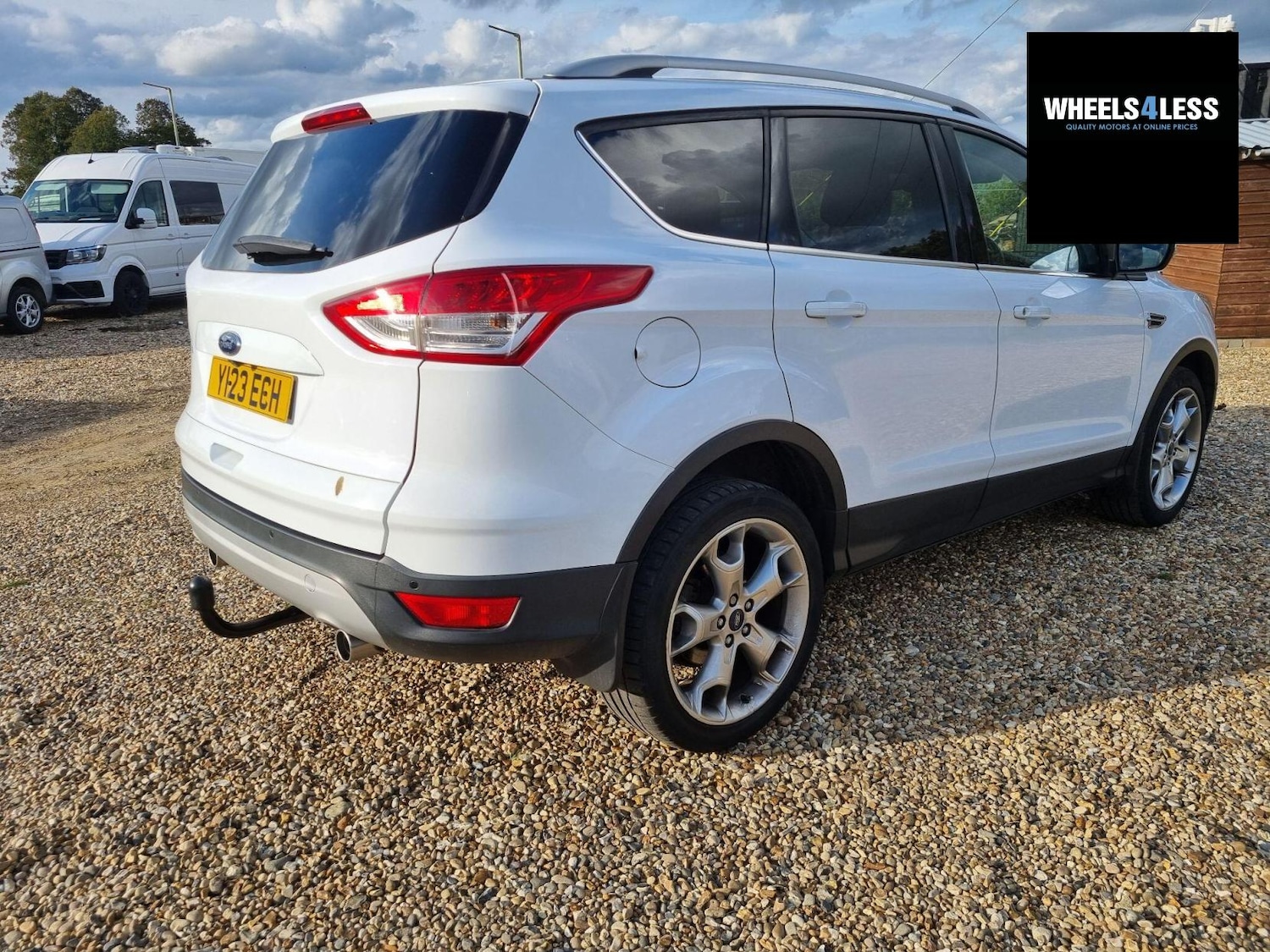 Used Ford Kuga 2015 for sale - 76384609: Photo 3