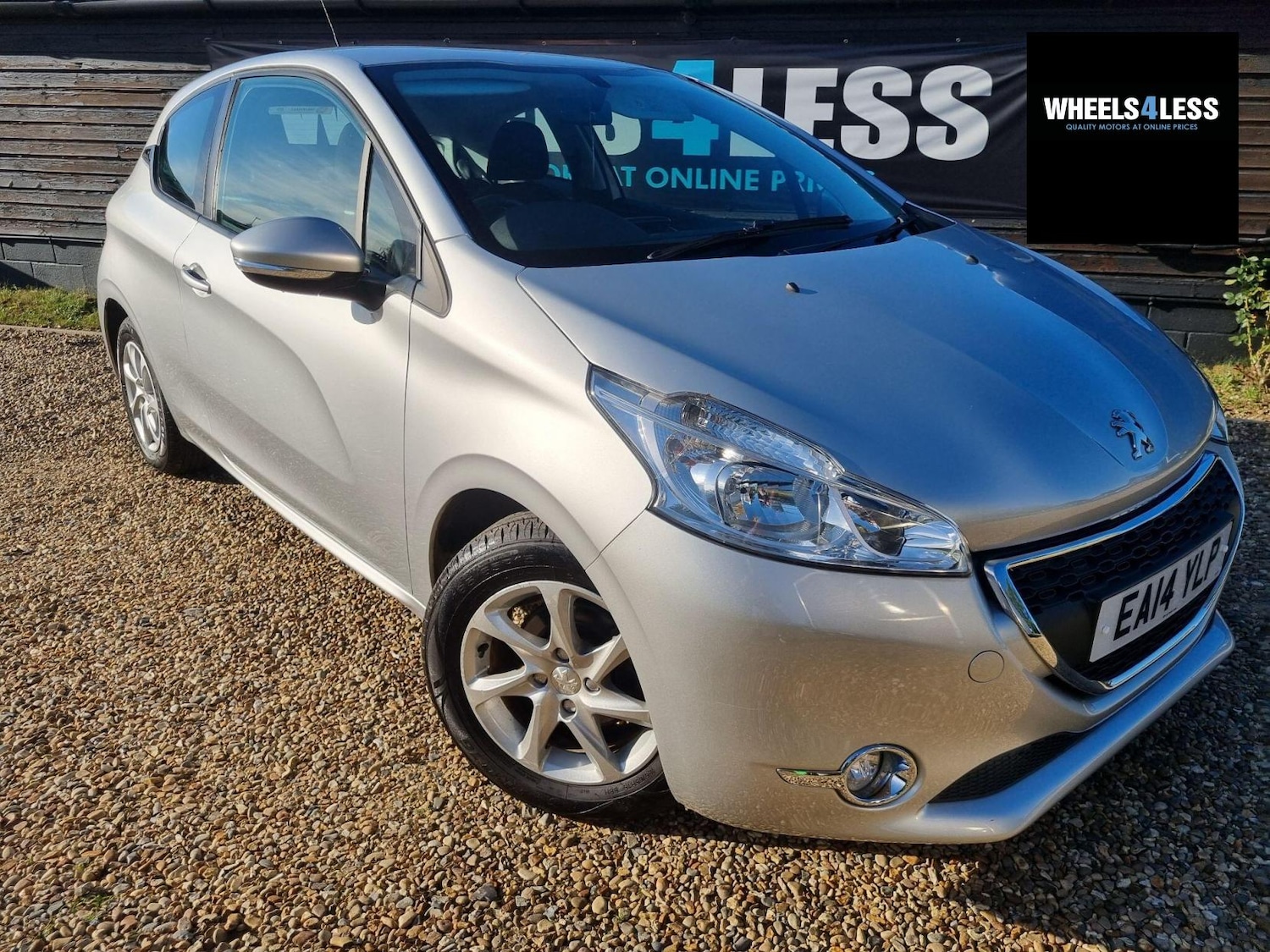 Used Peugeot 208 2014 for sale - 76384608: Photo 1