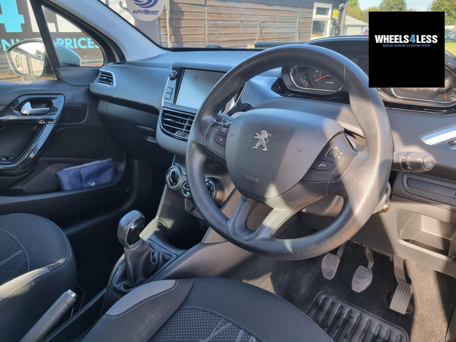 Used Peugeot 208 2014 for sale - 76384608: Photo 11