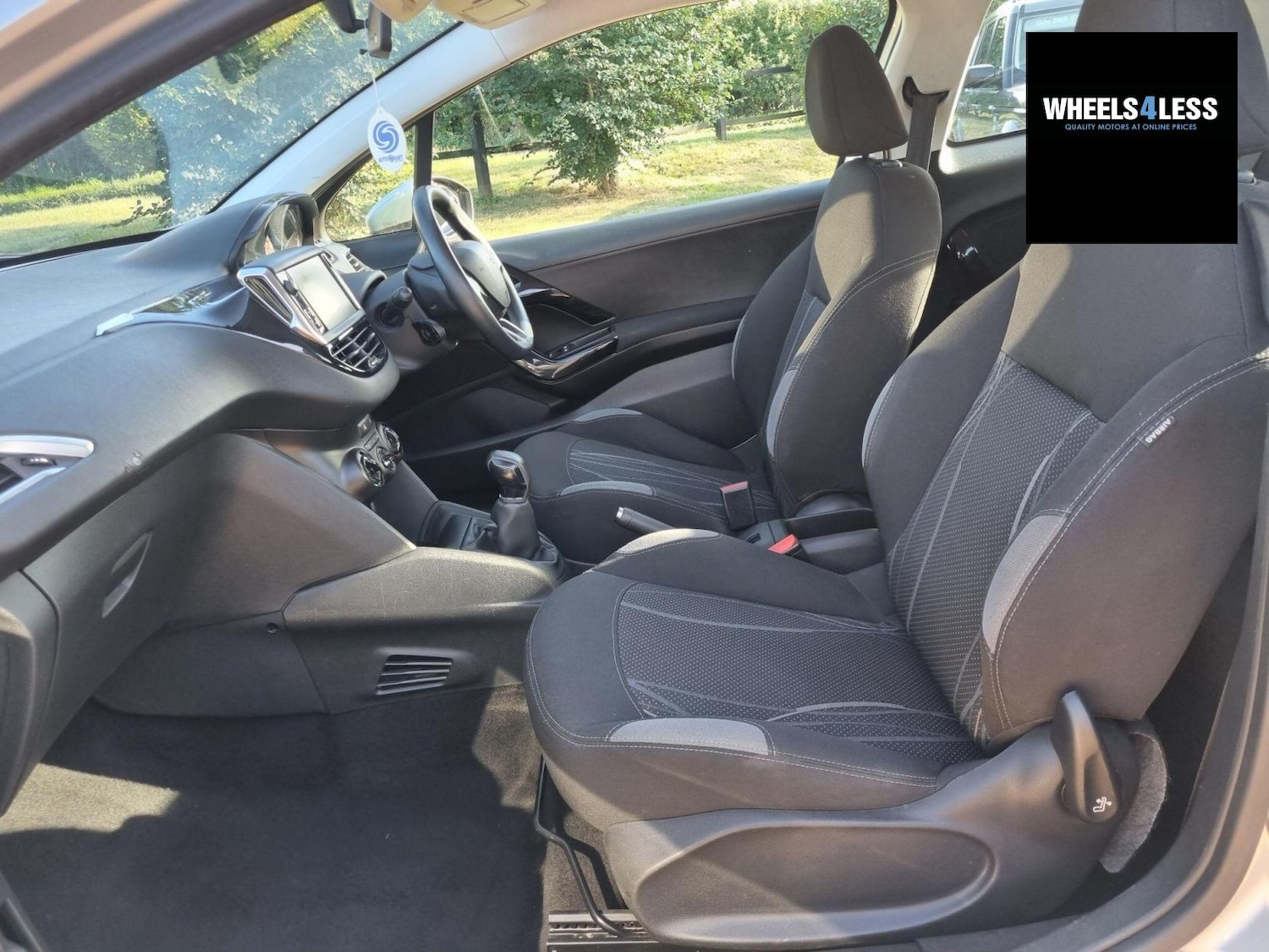 Used Peugeot 208 2014 for sale - 76384608: Photo 18