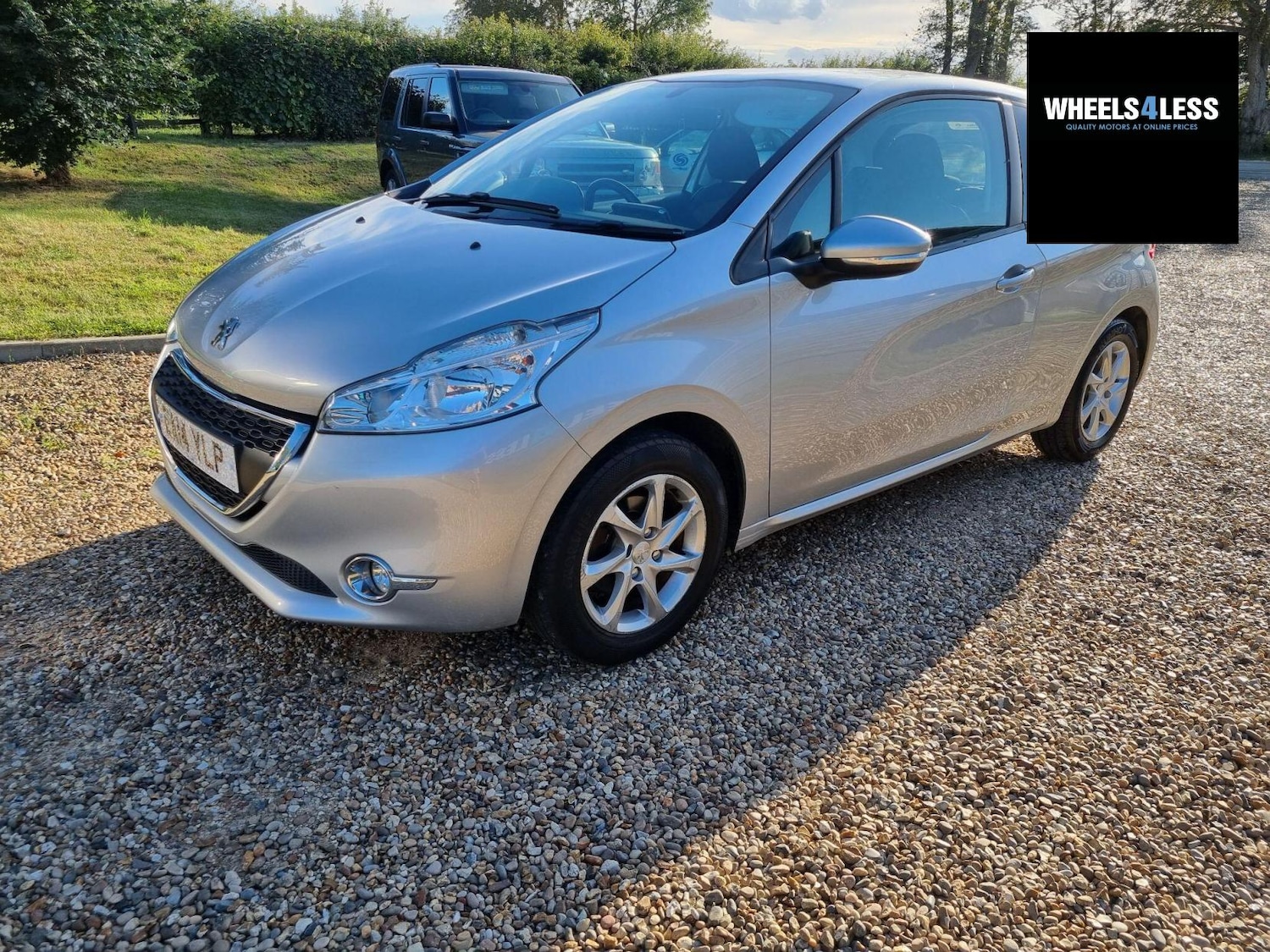 Used Peugeot 208 2014 for sale - 76384608: Photo 2
