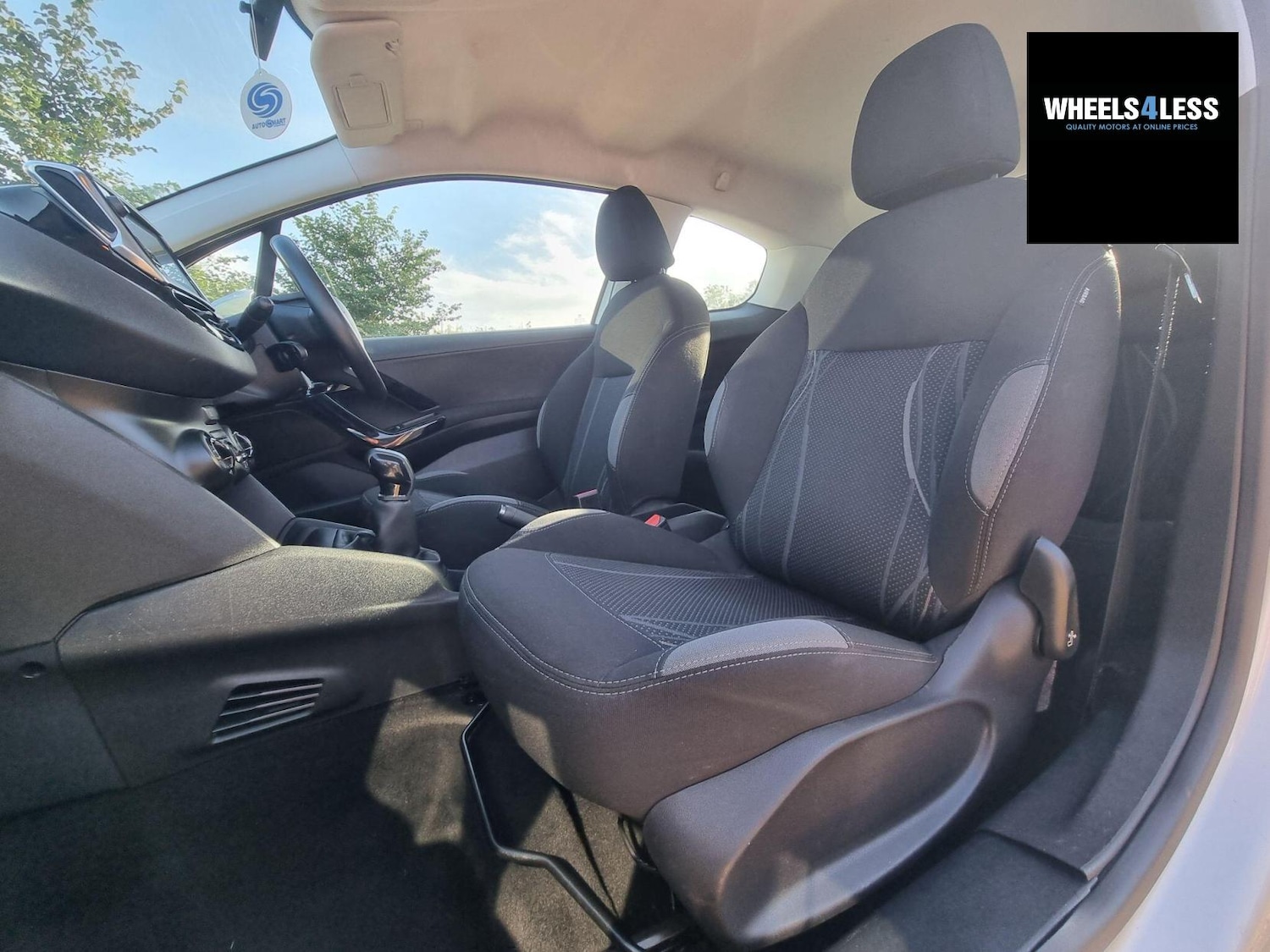 Used Peugeot 208 2014 for sale - 76384608: Photo 20