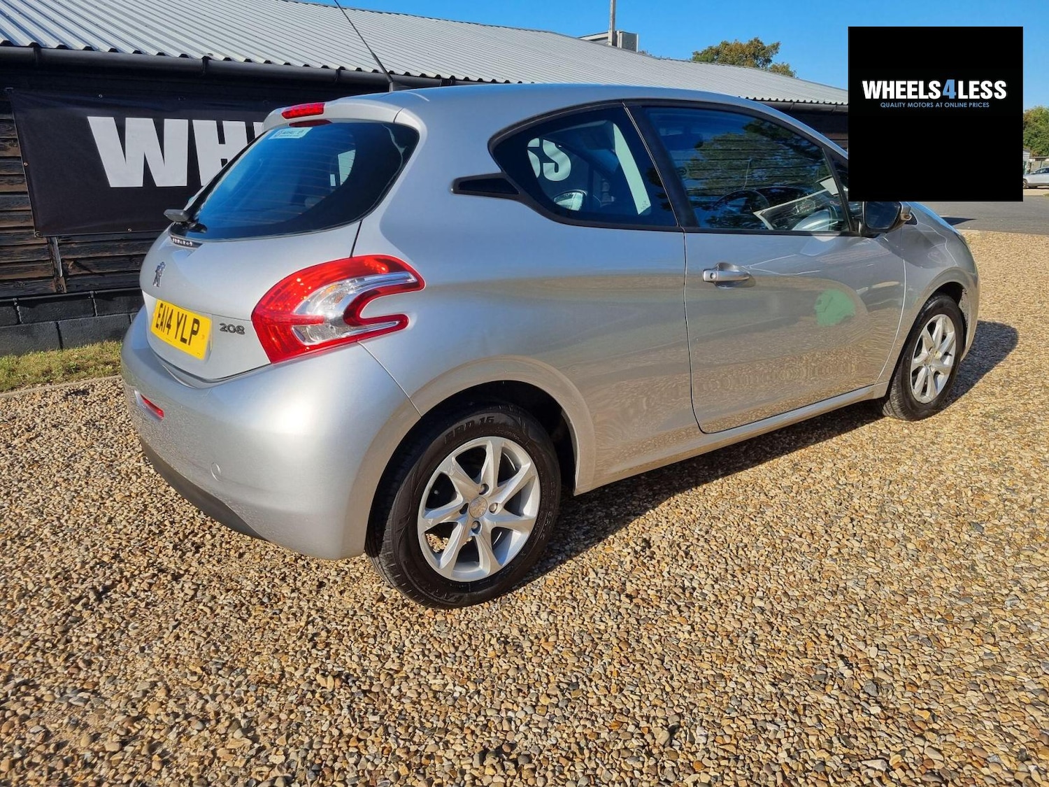 Used Peugeot 208 2014 for sale - 76384608: Photo 3