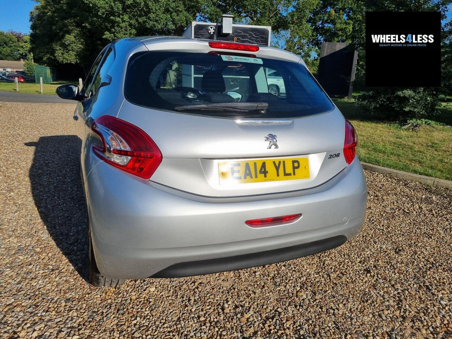 Used Peugeot 208 2014 for sale - 76384608: Photo 8