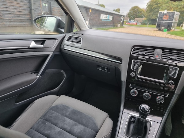 Used Volkswagen Golf 2014 for sale - 75634915: Photo 14