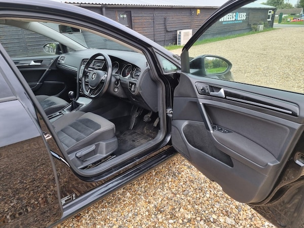 Used Volkswagen Golf 2014 for sale - 75634915: Photo 9