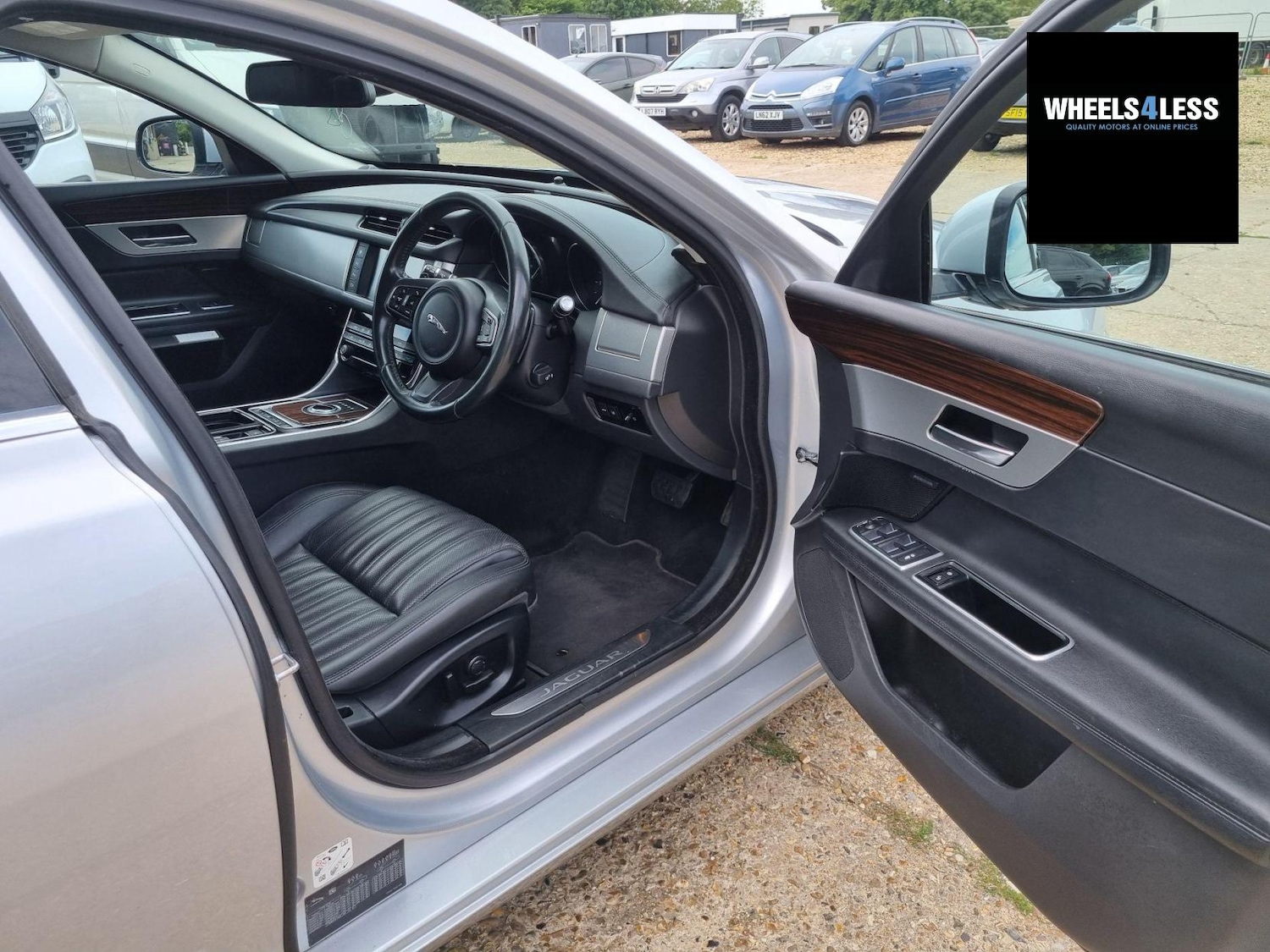 Used Jaguar XF 2016 for sale - 76384628: Photo 9