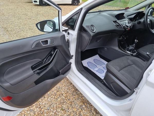 Used Ford Fiesta 2016 for sale - 75634910: Photo 32