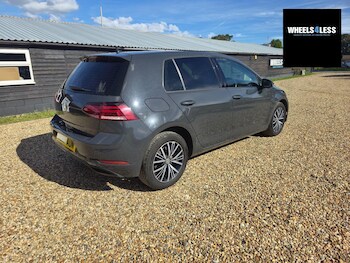 Used Volkswagen Golf 2018 for sale - 79407848: Photo