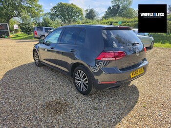 Used Volkswagen Golf 2018 for sale - 79407848: Photo