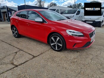 Used Volvo V40 2017 for sale - 79407832: Photo
