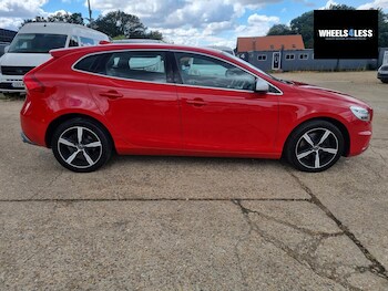 Used Volvo V40 2017 for sale - 79407832: Photo