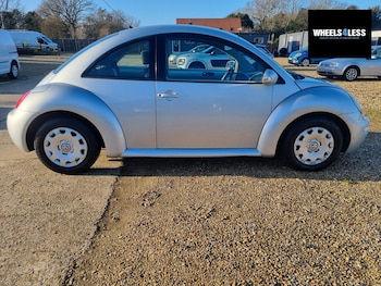 Used Volkswagen Beetle 2005 for sale - 76987587: Photo