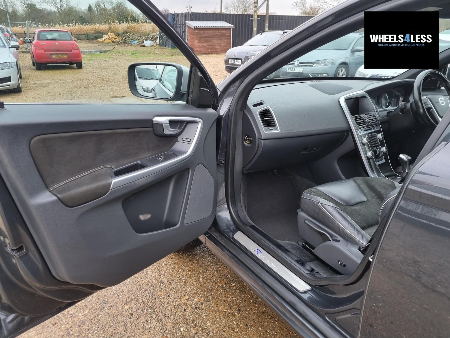 Used Volvo XC60 2015 for sale - 76918751: Photo 31