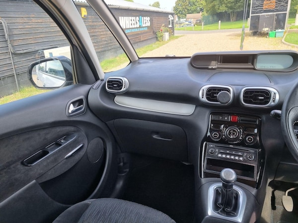 Used Citroen C3 Picasso 2010 for sale - 75478905: Photo 24
