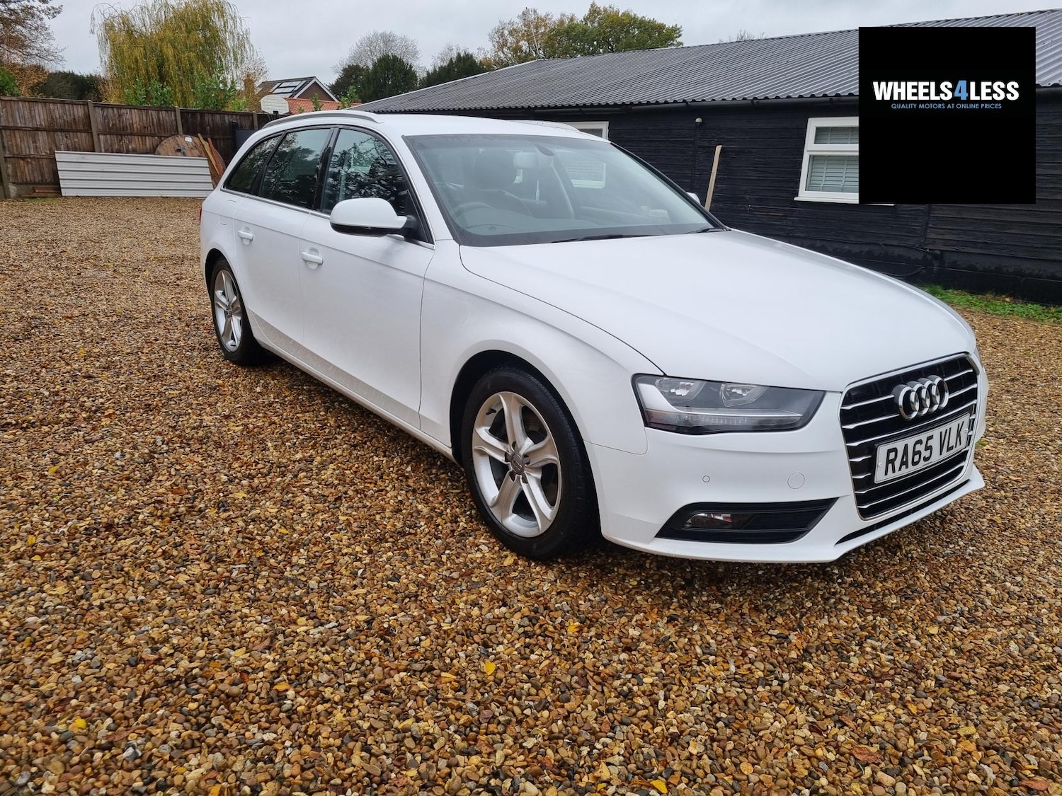 Used Audi A4 2015 for sale - 76534348: Photo 2
