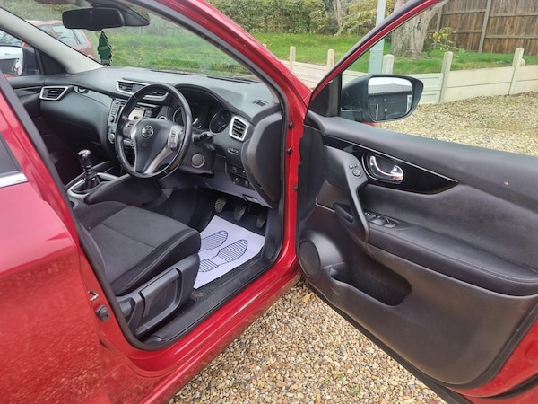 Used Nissan Qashqai 2016 for sale - 72803680: Photo 9