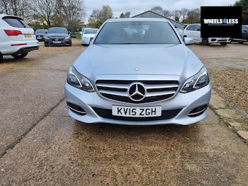 Used Mercedes-Benz E Class 2015 for sale - 76700538: Photo